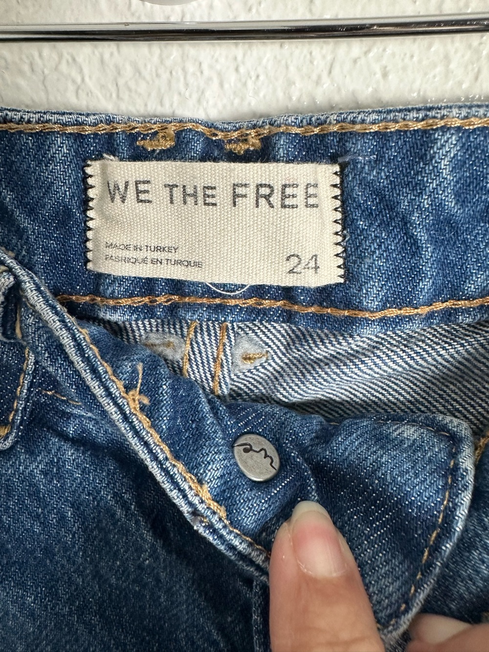 We The Free Flora Low-Rise Bootcut Jeans Size 24 - Picture 6 of 9